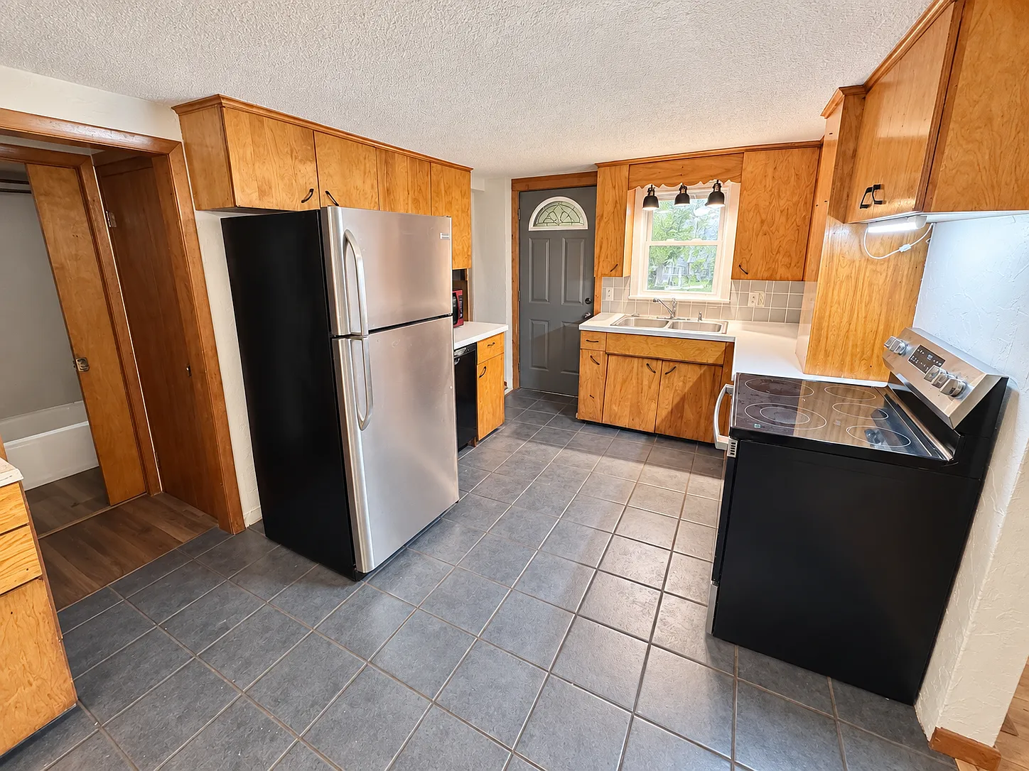 612 S Main St Tripoli — Photo 4