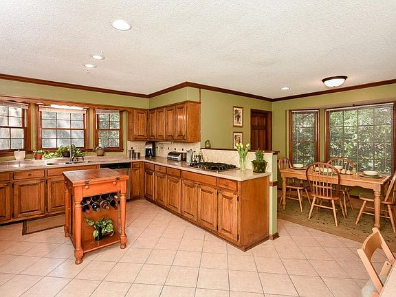 3rd image of 4509 Club House Dr