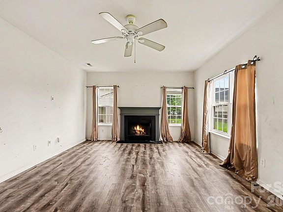 3rd image of 3527 Mallory Taylor Ln