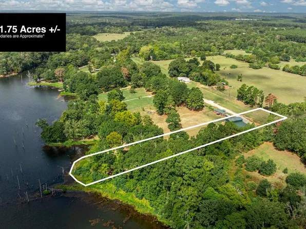 400 Indian Hen Dr, Garrison, TX 75946