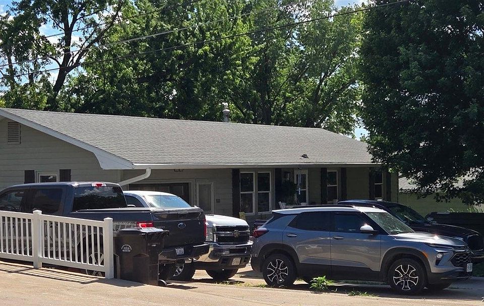 2nd image of 445 High St