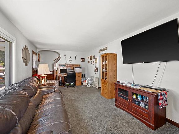4th image of 2871 S 85th STREET