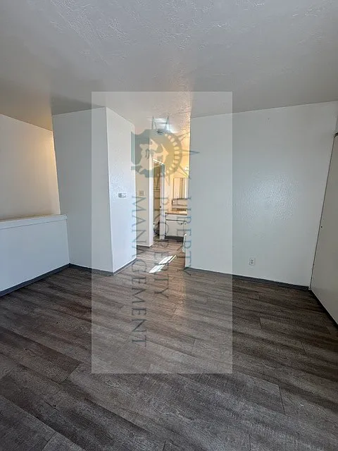 1 bed, $1,050 — Photo 4