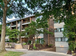 933 12th Ave APT 407, Huntington, WV 25701