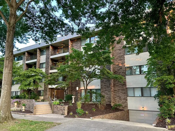 933 12th Ave APT 407, Huntington, WV 25701