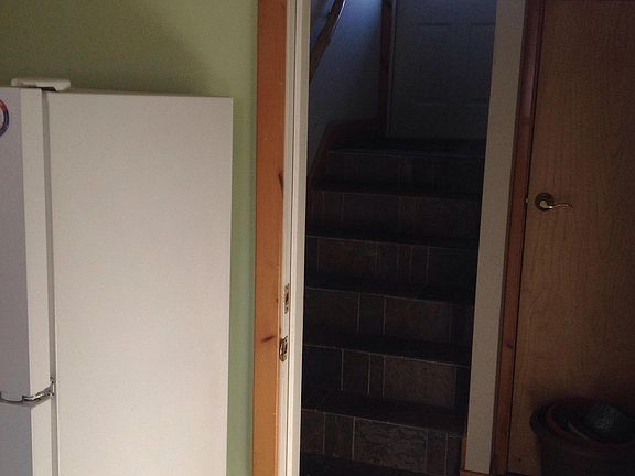 stairs from outdoors to apartment door