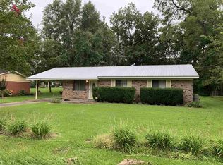 109 E Raymond St, Terry, MS 39170