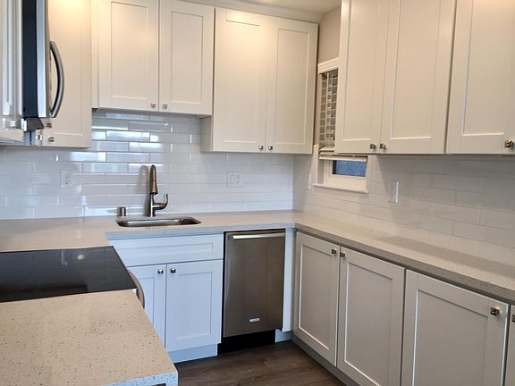 3rd image of 563 Hayes St