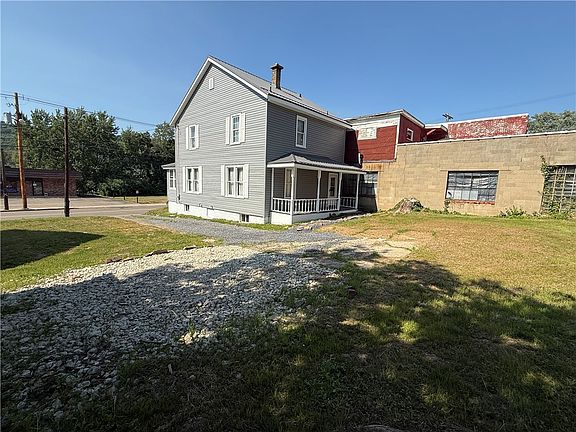 2nd image of 200 E Main St