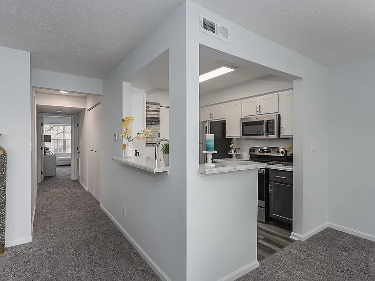 Indian Lookout Apartments — Photo 8