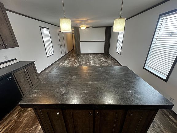 4th image of 8 Belmar St