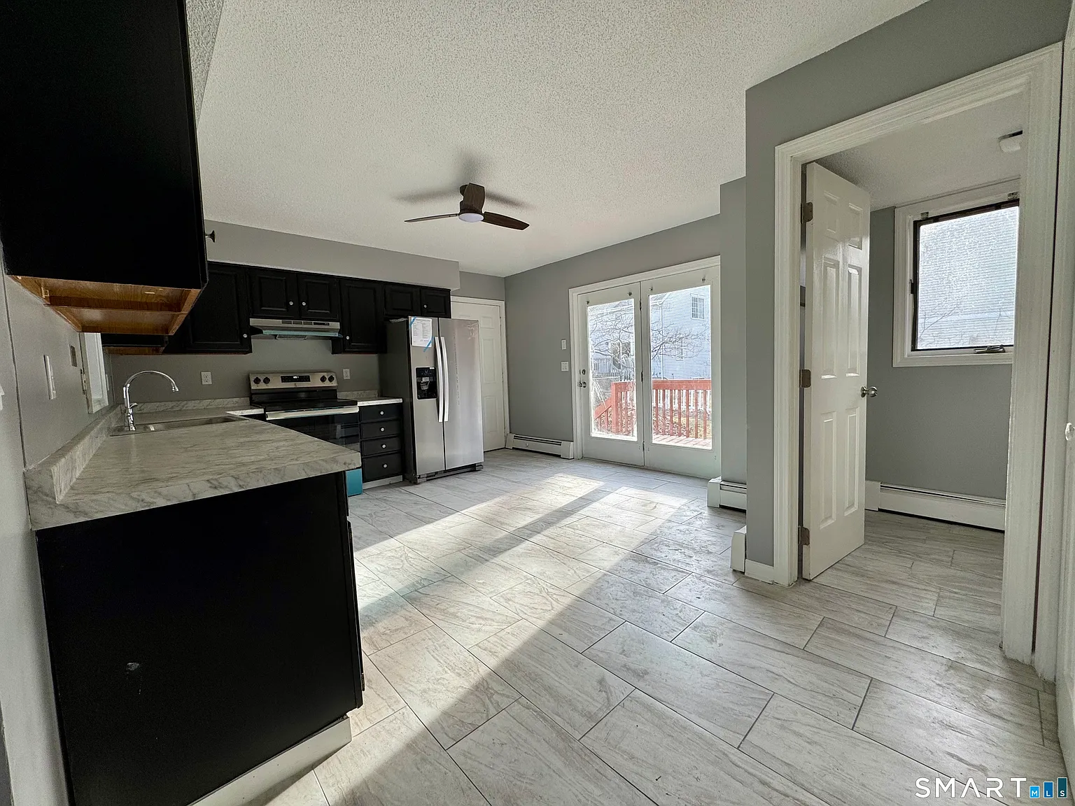 2 bed, 1.5 bath, 2000 sqft, $2,250 — Photo 4