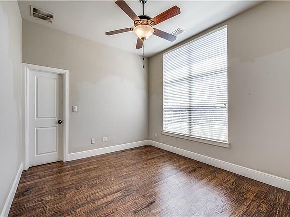 4th image of 1403 Ballycastle Ln