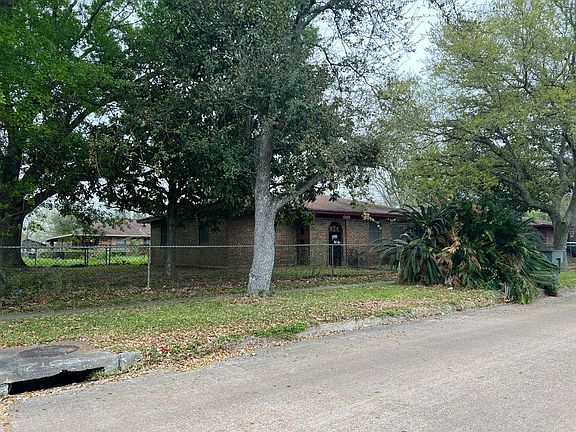 3rd image of 1548 Booker T Washington Ave