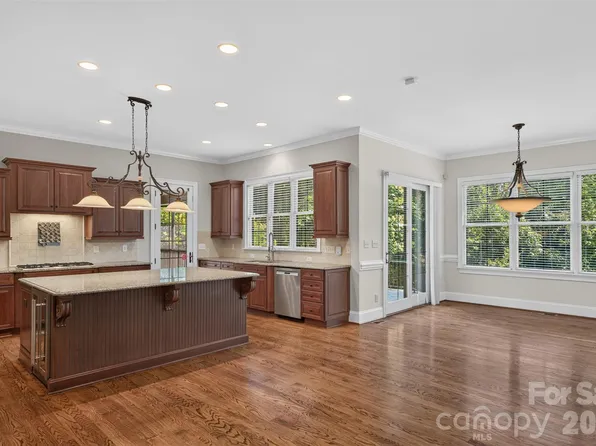 3003 Ocaso Ct, Matthews, NC 28104
