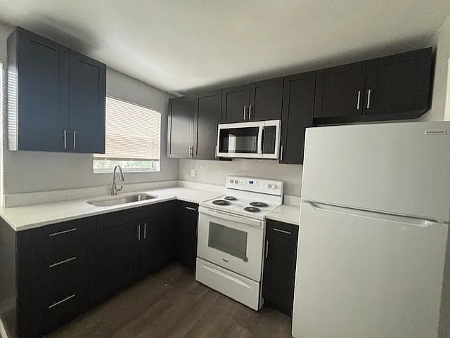 2 bed, 930 sqft, $1,300 — Photo 2