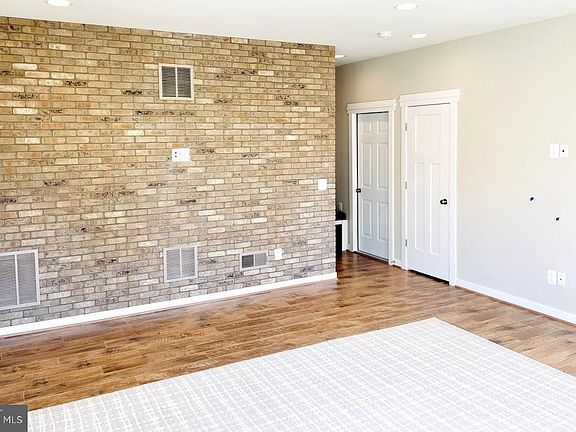 4th image of 8366 Sallyport St