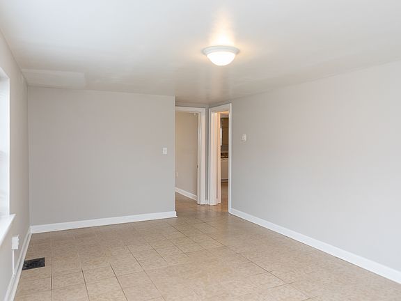 4th image of 225 N Anderson St #B