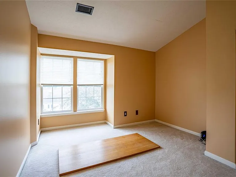 8703 Lost Valley Dr — Photo 19