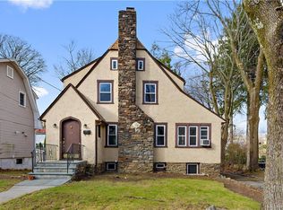 77 Harmon Dr, Larchmont, NY 10538