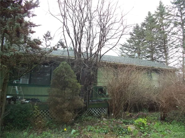 2734 Webb Rd, La Fayette, NY 13084