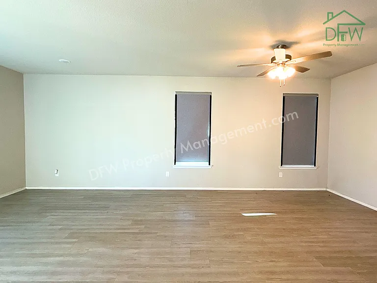 8978 Fair Oaks Dr — Photo 2