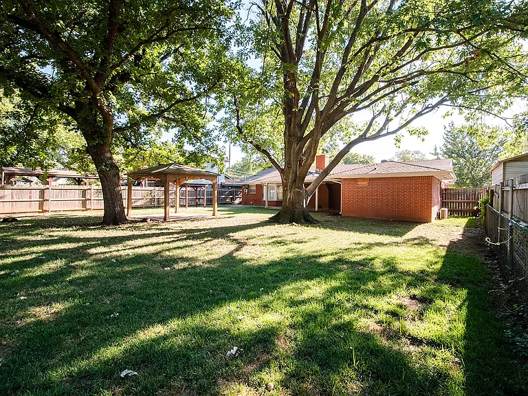 1608 S Berry Rd — Photo 33