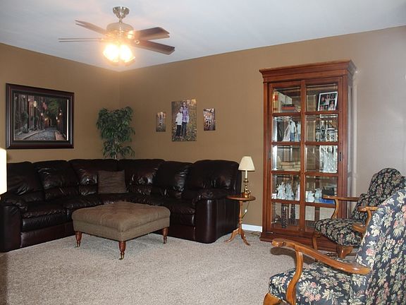 2nd image of 15 Pinckney Dr
