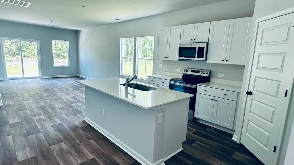 4 bed, 1965 sqft, $1,900 — Photo 4