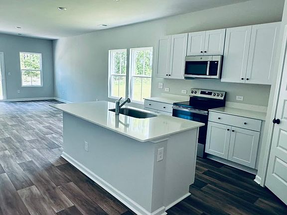 4th image of 2117 Osprey Ln SW
