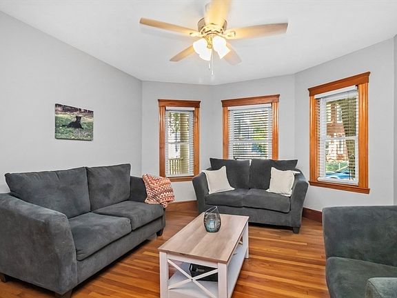 3rd image of 93 Auckland St