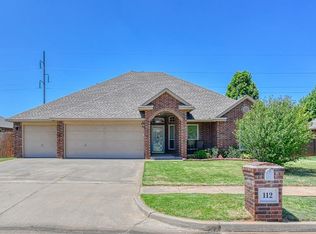 112 Ridge Lake Blvd, Norman, OK 73071