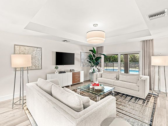 4th image of 2367 Queen Palm Rd