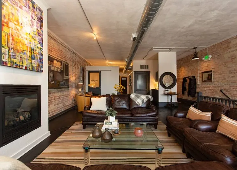 827 1/2 S Franklin St #1 — Photo 4