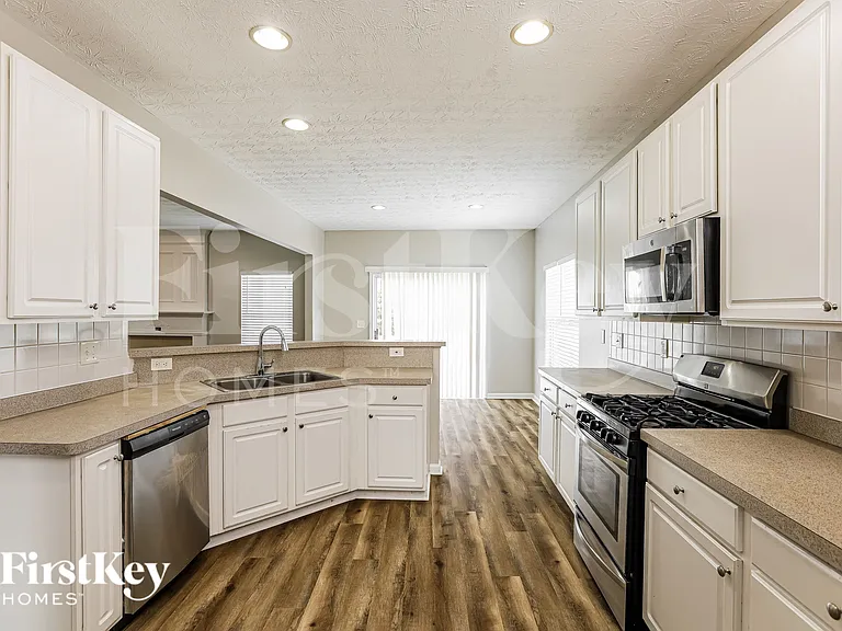 2046 Dartmoth Way — Photo 6