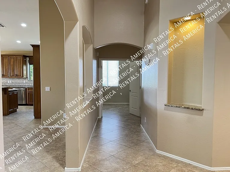 1536 E Fontana Dr — Photo 22