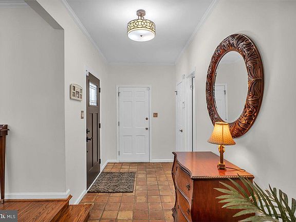 5th image of 1921 W Point Dr