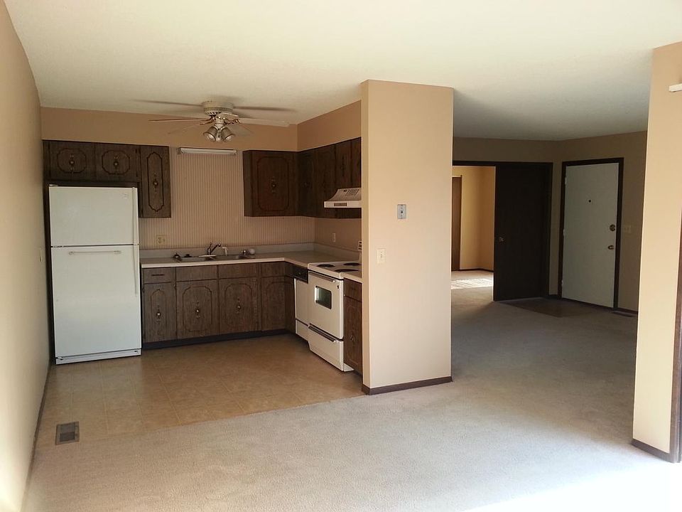 2nd image of 104 King Arthur Ct APT 3