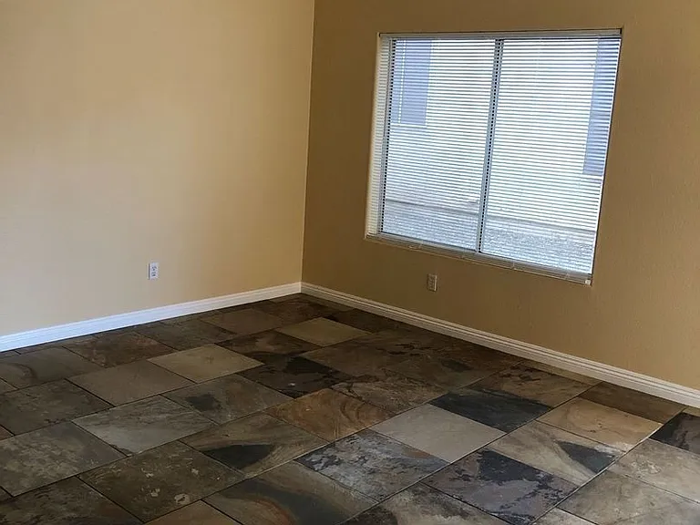 8025 Hurricane Cove Ct — Photo 2
