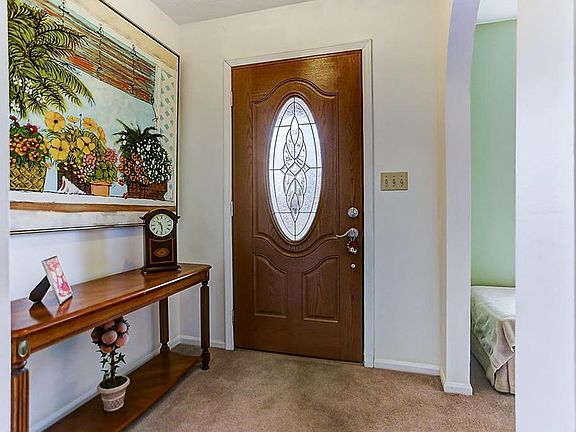 4th image of 7536 Roselake Dr