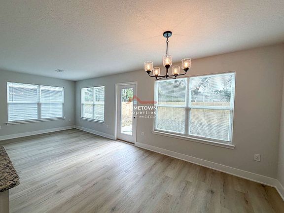 4th image of 8049 Westpointe Ln