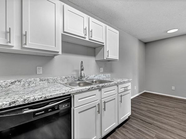 fayetteville-arkansas-448576526 picture