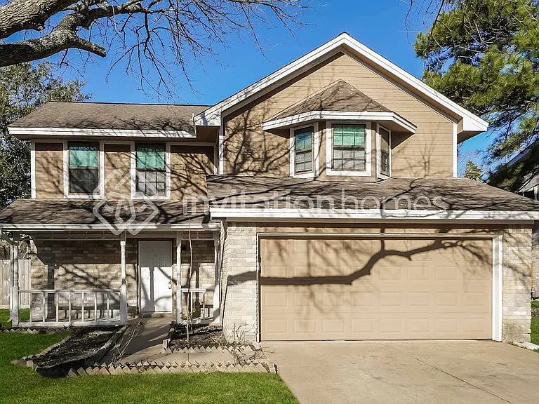 6915 Eagle Ridge Dr — Photo 1