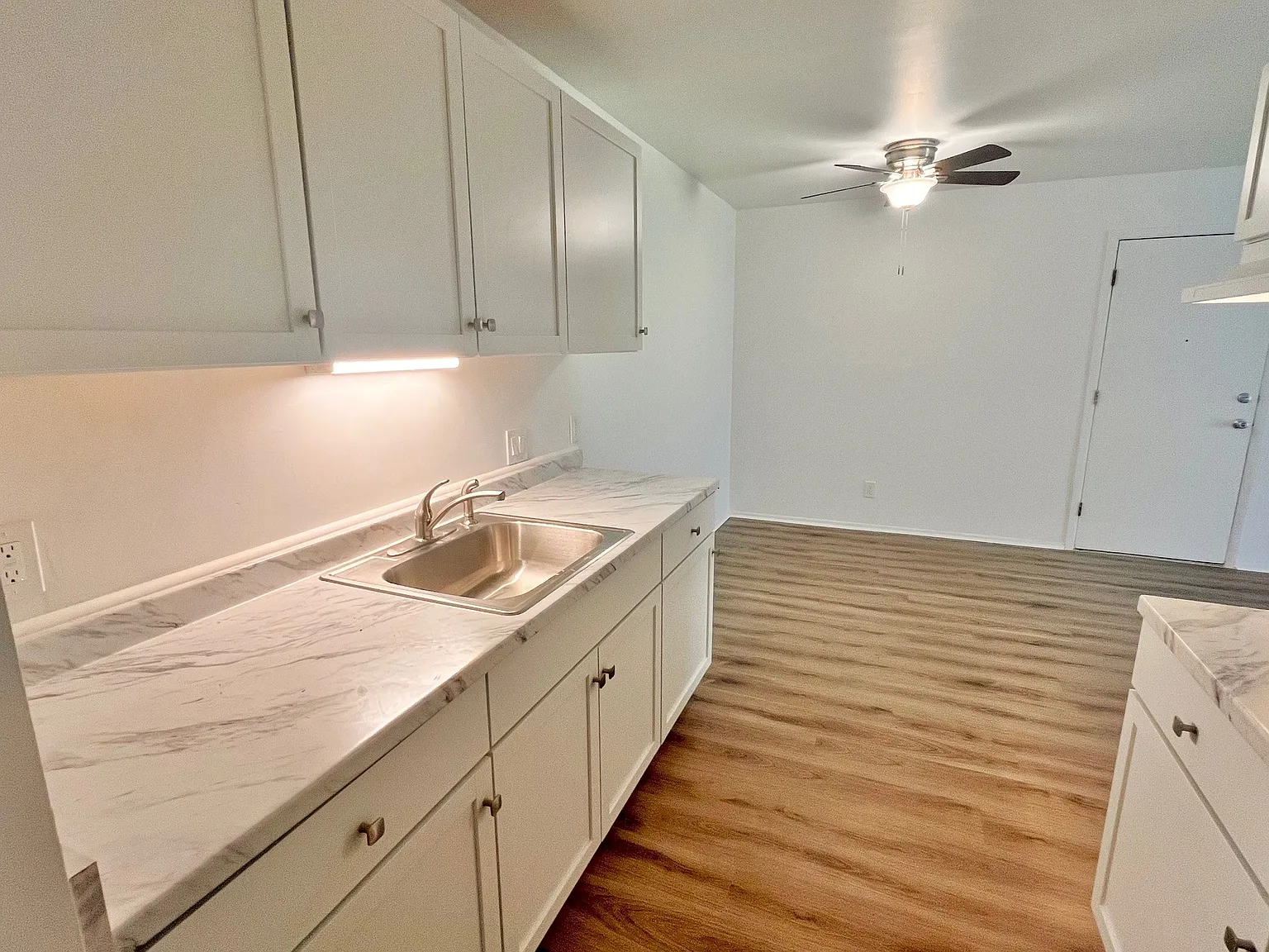 Falcon Crest Apartments — Photo 1