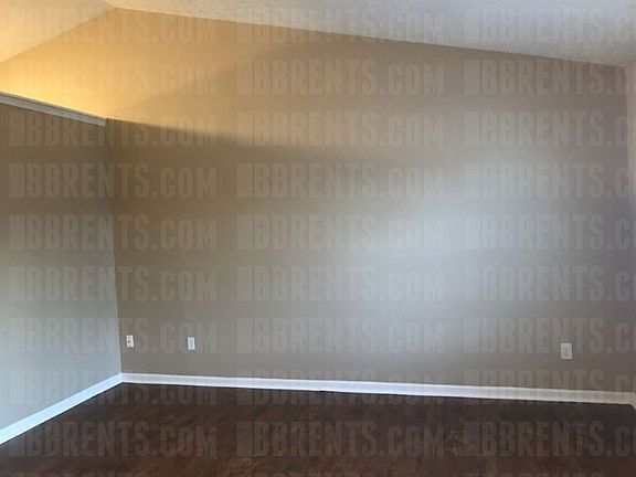 4th image of 300 N Branch Dr