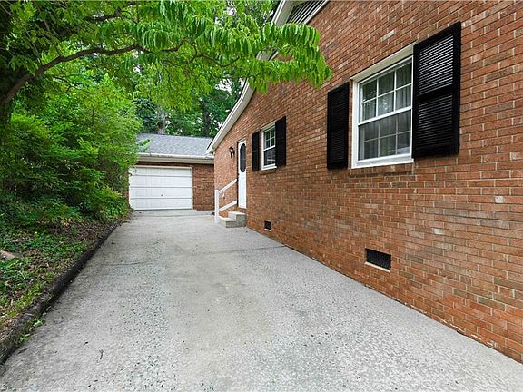 4th image of 3308 Turfwood Dr
