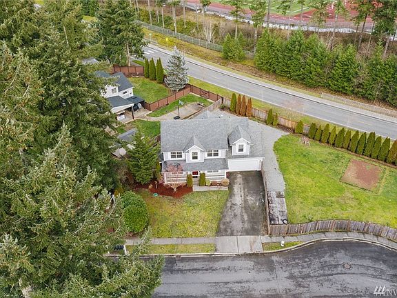 3rd image of 10401 Meadowlark Ct E