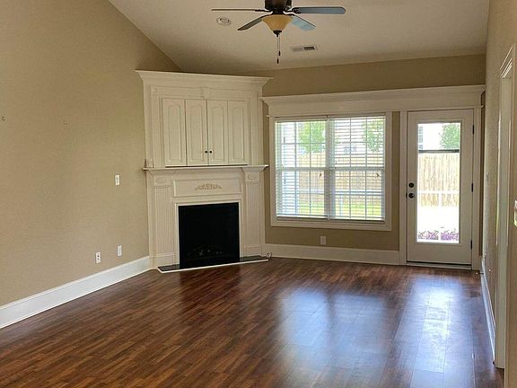 5th image of 2320 Dove Dale Dr #B