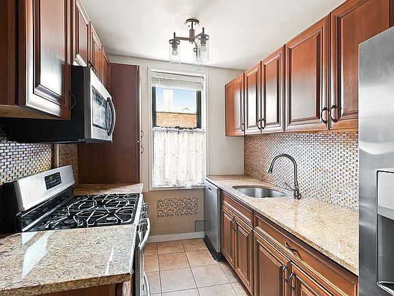 2nd image of 345 Webster Ave APT 4N