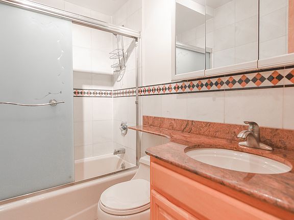 5th image of 87 Elizabeth St APT 4A